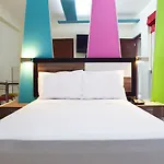 Hotel Colors Canada