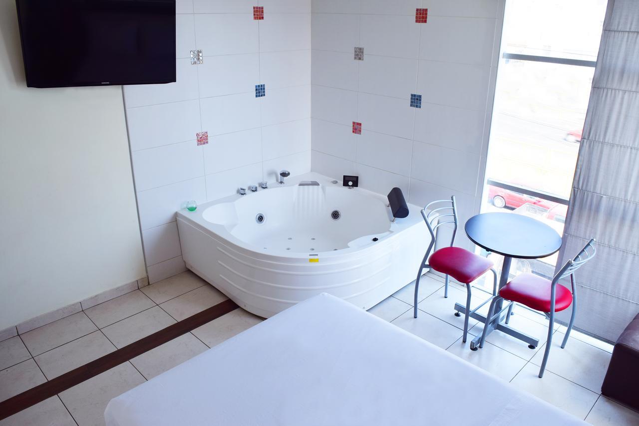 Hotel Colors Canada